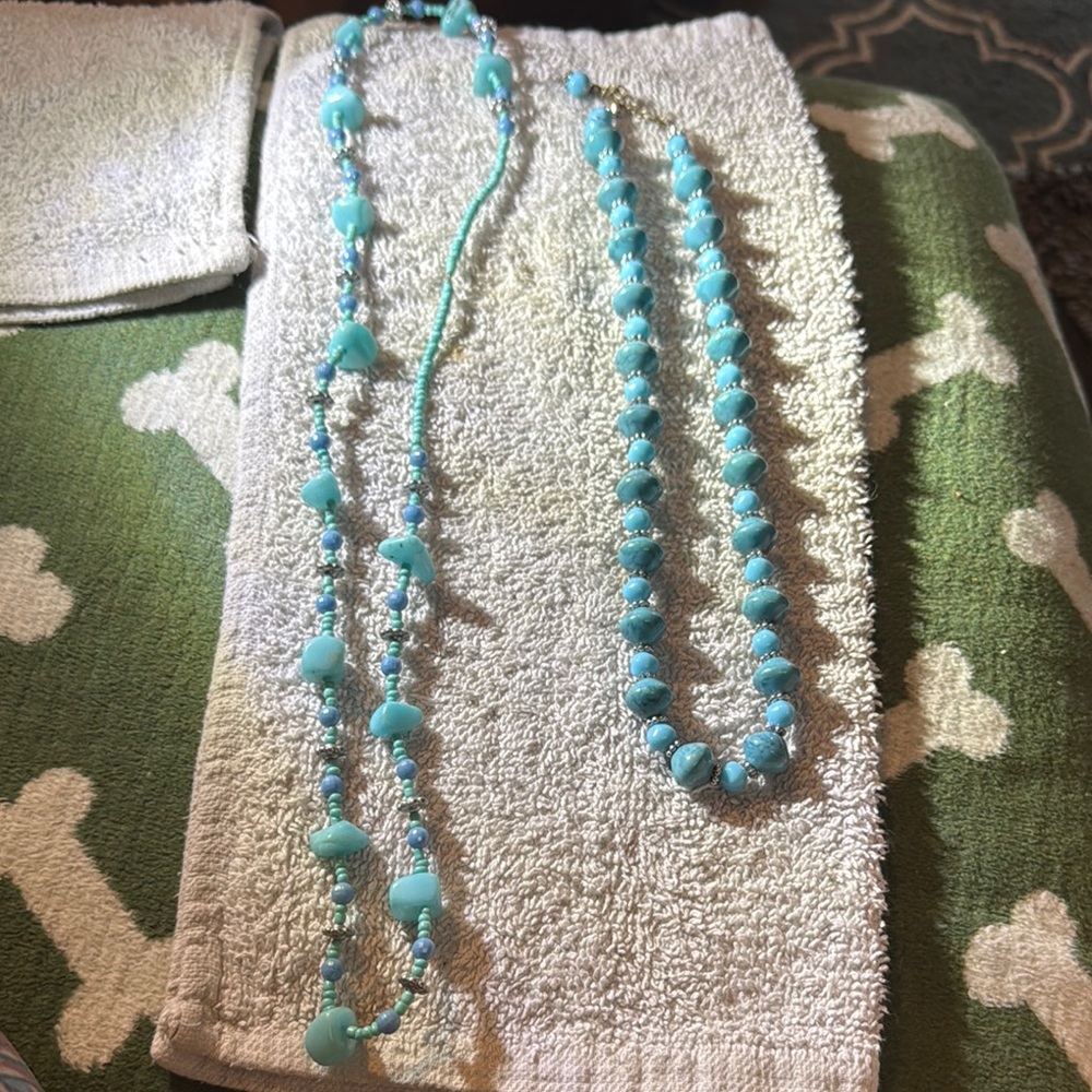 Elegant Real Turquoise Beaded Necklace Set
Tested with acetone